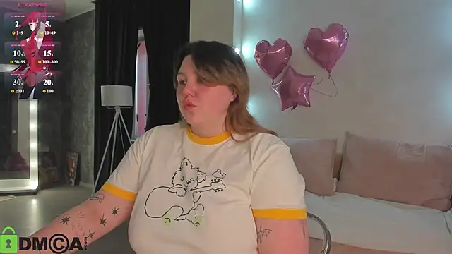 Snapshot of Ruth_Oliver chatting on 06/17/26, 01:05 Ruth Oliver online show from 06/17/26, 01:05
