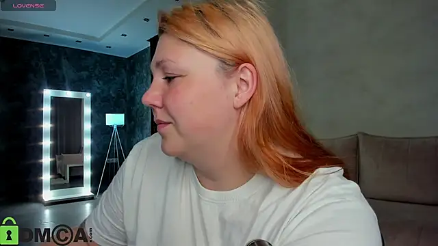 Snapshot of Ruth_Oliver chatting on 09/28/25, 12:06 Ruth Oliver online show from 09/28/25, 12:06