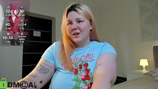 Snapshot of Ruth_Oliver chatting on 11/05/25, 01:09 Ruth Oliver online show from 11/05/25, 01:09