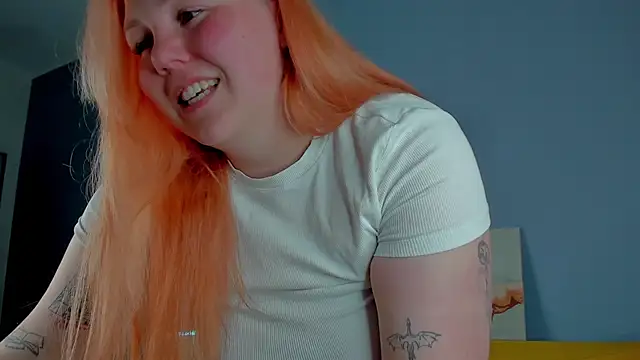 Snapshot of Ruth_Oliver chatting on 09/19/25, 08:18 Ruth Oliver online show from 09/19/25, 08:18