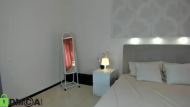 Snapshot of Ruth_Oliver chatting on 09/25/25, 08:20 Ruth Oliver online show from 09/25/25, 08:20