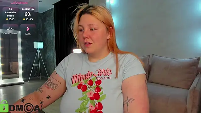 Snapshot of Ruth_Oliver chatting on 10/21/25, 01:05 Ruth Oliver online show from 10/21/25, 01:05