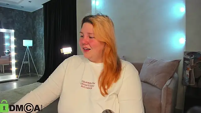 Snapshot of Ruth_Oliver chatting on 10/28/25, 01:06 Ruth Oliver online show from 10/28/25, 01:06