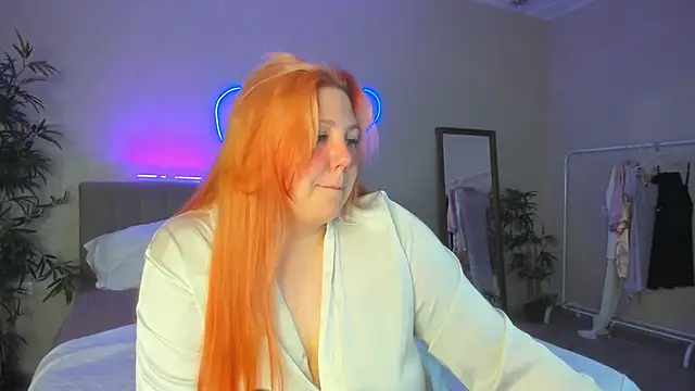 Snapshot of Ruth_Oliver chatting on 09/12/25, 12:22 Ruth Oliver online show from 09/12/25, 12:22