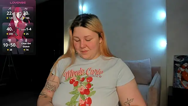 Snapshot of Ruth_Oliver chatting on 12/18/25, 01:11 Ruth Oliver online show from 12/18/25, 01:11