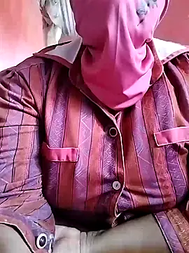 Snapshot of naughtygrannyXXX chatting on 03/10/25, 11:23 naughtygrannyXXX online show from 03/10/25, 11:23