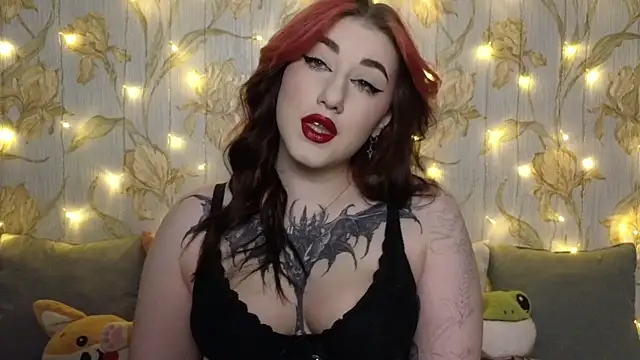 Snapshot of Kimpossible1 chatting on 12/18/24, 11:34 Kimpossible1 online show from 12/18/24, 11:34