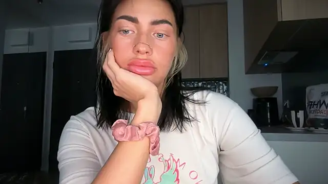 Marakuia054 online show from 11/17/25, 07:01