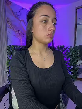 Snapshot of Ady_18 chatting on 01/17/26, 08:23 Ady 18 online show from 01/17/26, 08:23