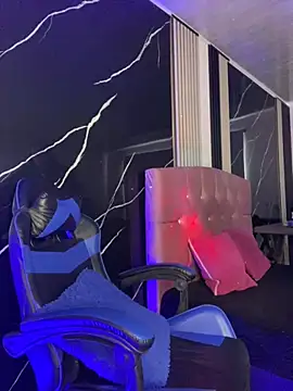 Ady 18 online show from 12/02/25, 07:15