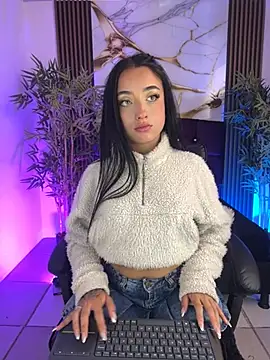 Snapshot of Ady_18 chatting on 02/04/26, 08:26 Ady 18 online show from 02/04/26, 08:26