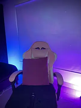 Ady 18 online show from 04/07/26, 05:59