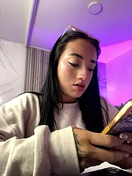 Snapshot of Ady_18 chatting on 01/12/26, 04:25 Ady 18 online show from 01/12/26, 04:25