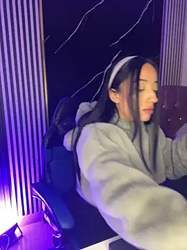 Ady 18 online show from 11/18/25, 08:56