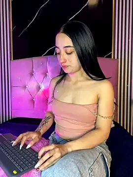Snapshot of Ady_18 chatting on 09/25/25, 03:51 Ady 18 online show from 09/25/25, 03:51