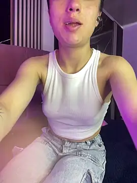 Ady 18 online show from 10/30/25, 04:59