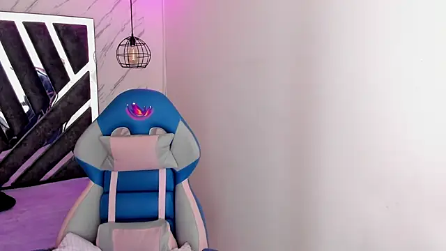 Queen perla  online show from 10/29/25, 12:37