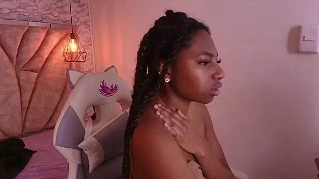 Queen perla  online show from 11/15/25, 12:09