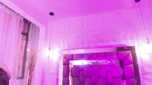 Snapshot of Queen_perla_ chatting on 06/15/26, 12:27 Queen perla online show from 06/15/26, 12:27