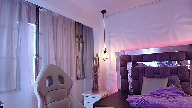 Snapshot of Queen_perla_ chatting on 07/10/26, 12:27 Queen perla online show from 07/10/26, 12:27