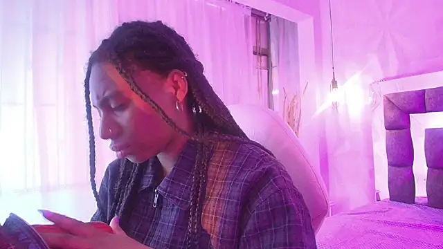 Snapshot of Queen_perla_ chatting on 06/09/26, 12:17 Queen perla online show from 06/09/26, 12:17