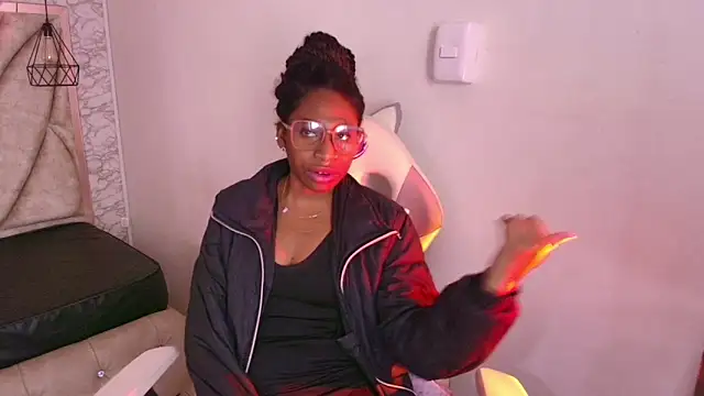 Queen perla  online show from 11/29/25, 12:27