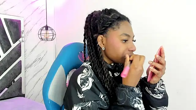 Queen perla  online show from 11/07/25, 11:48