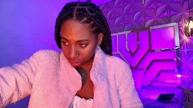 Snapshot of Queen_perla_ chatting on 05/01/26, 12:10 Queen perla online show from 05/01/26, 12:10