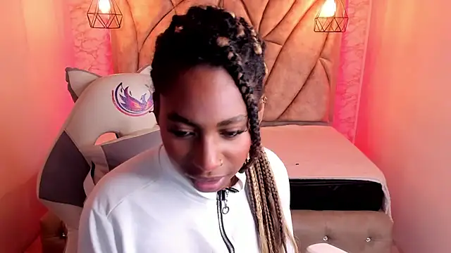 Queen perla  online show from 02/13/25, 03:24