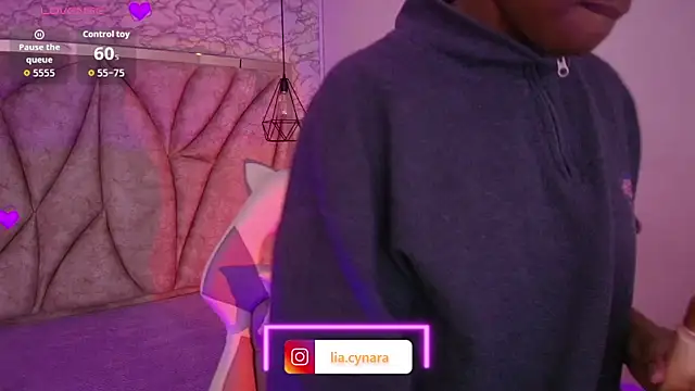 Queen perla  online show from 11/25/25, 11:43