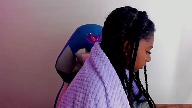 Queen perla  online show from 10/30/25, 02:32