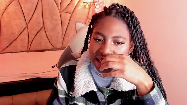 Queen perla  online show from 03/12/25, 07:36