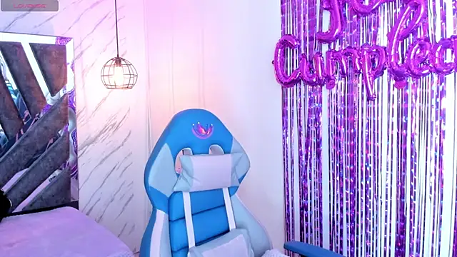 Queen perla  online show from 10/22/25, 12:15