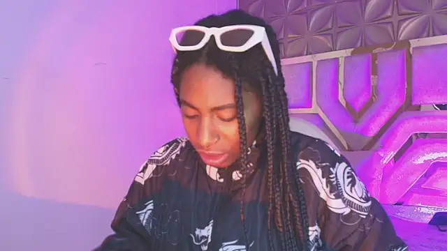 Snapshot of Queen_perla_ chatting on 03/21/26, 12:09 Queen perla online show from 03/21/26, 12:09