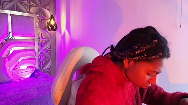Snapshot of Queen_perla_ chatting on 03/05/26, 12:13 Queen perla online show from 03/05/26, 12:13