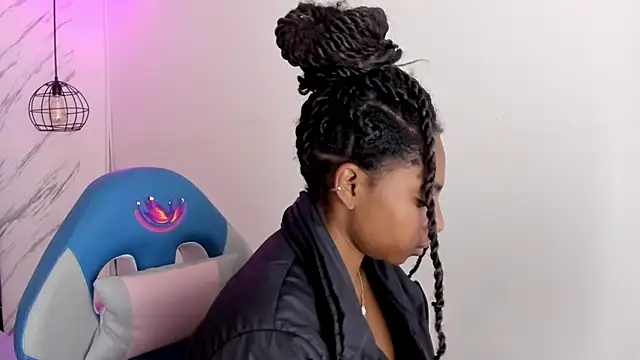 Queen perla  online show from 11/09/25, 12:20