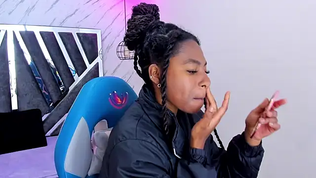 Queen perla  online show from 11/08/25, 12:09