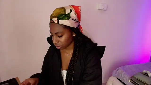 Queen perla  online show from 11/17/25, 11:47