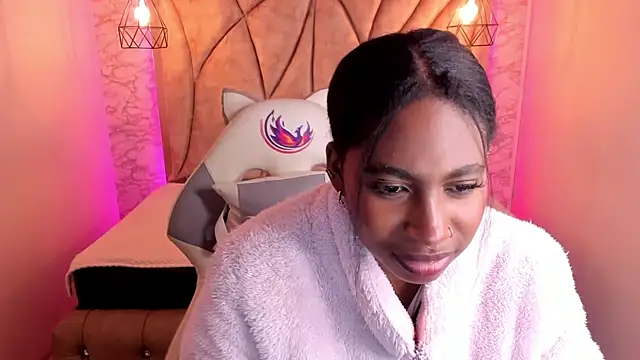 Queen perla  online show from 02/25/25, 03:31