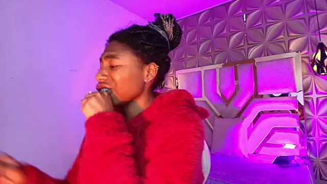 Queen perla  online show from 02/28/26, 12:16