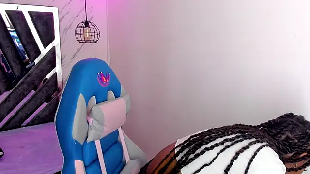 Queen perla  online show from 10/23/25, 12:04