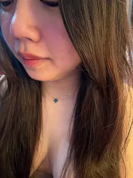Hotellinh12 online show from 05/11/26, 02:45