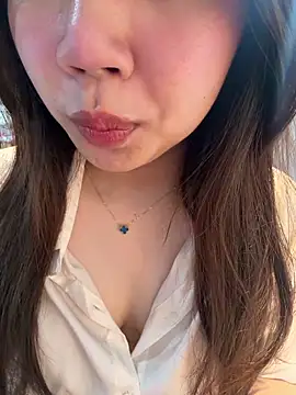 Hotellinh12 online show from 04/10/26, 05:47