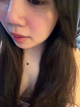 Hotellinh12 online show from 05/18/26, 11:48