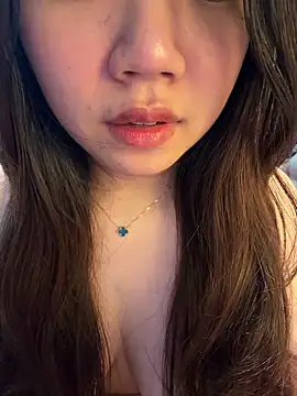 Hotellinh12 online show from 05/17/26, 04:07
