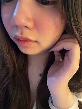 Hotellinh12 online show from 04/23/26, 04:19