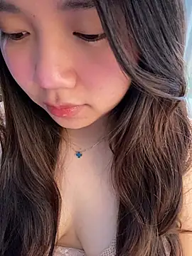 Hotellinh12 online show from 04/04/26, 07:15