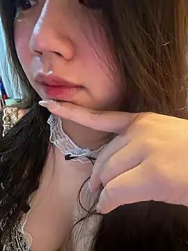 Hotellinh12 online show from 04/22/26, 03:41