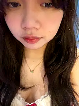 Snapshot of Hotellinh12 chatting on 09/30/25, 04:24 Hotellinh12 online show from 09/30/25, 04:24