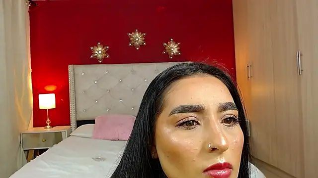 Kim and Mia online show from 07/07/26, 03:59